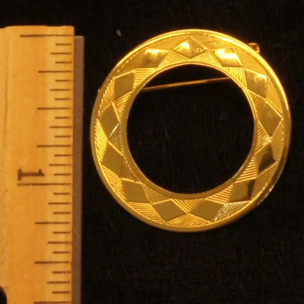 N/A gold tone